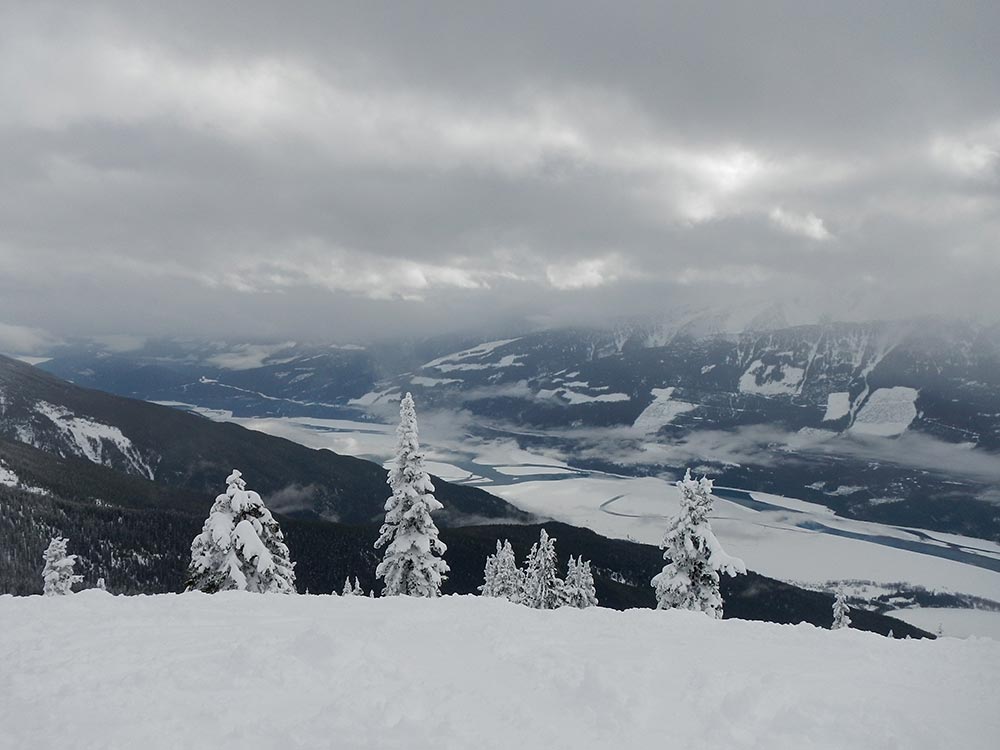 the clouds brought some <br />fresh snow with them...