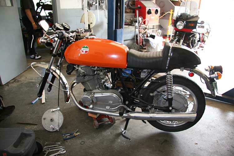 A mint condition 750SF getting a little maintenance.