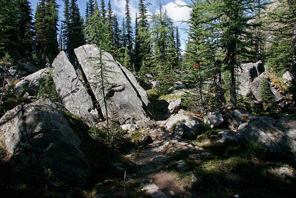 trail to the Odaray plateau...