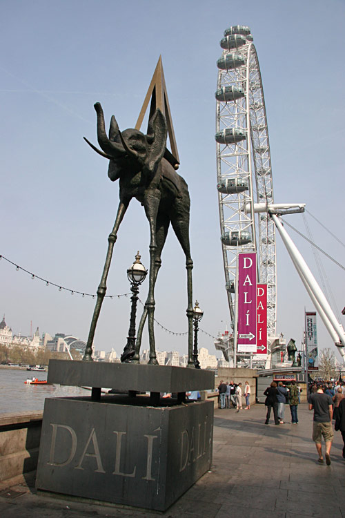 Dali Sculpture near the London Eye.